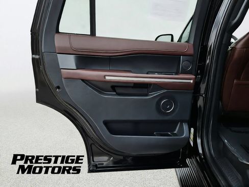 Used 2024 Ford Expedition Limited AWD/4WD image 24