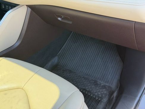 Used 2022 Toyota Highlander XLE FWD image 23