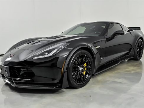 Used 2016 Chevrolet Corvette Z06 w/ 3LZ Preferred Equipment Group RWD image 6