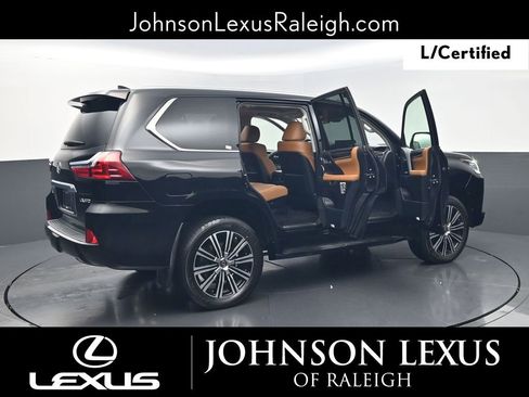 Used 2021 Lexus LX 570 4WD w/ Luxury Package image 32