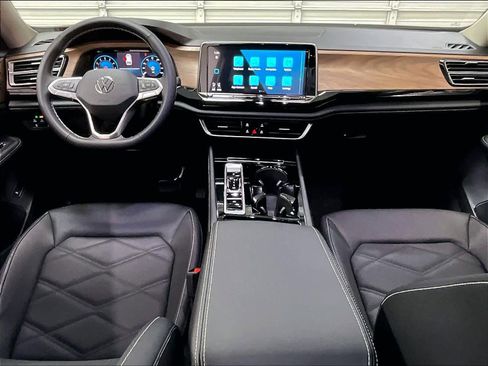 New 2026 Volkswagen Atlas SE image 7