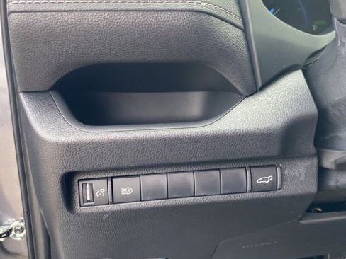 Used 2025 Toyota RAV4 XLE image 12