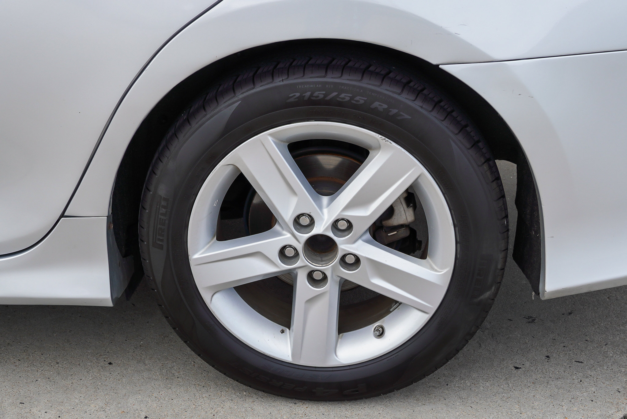 Used 2013 Toyota Camry SE FWD image 13