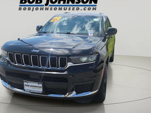 Used 2023 Jeep Grand Cherokee L Laredo w/ Luxury Tech Group I AWD/4WD image 4