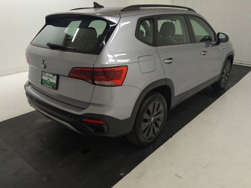 Used 2024 Volkswagen Taos S FWD image 9