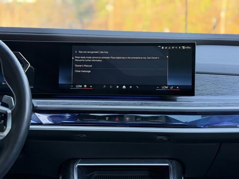 Used 2023 BMW 760i xDrive w/ Executive Package image 45