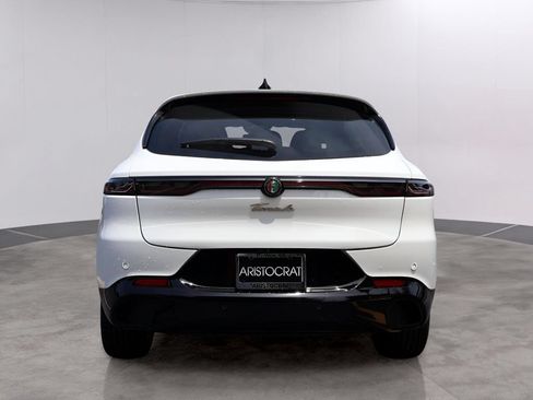 Used 2025 Alfa Romeo Tonale AWD/4WD image 6