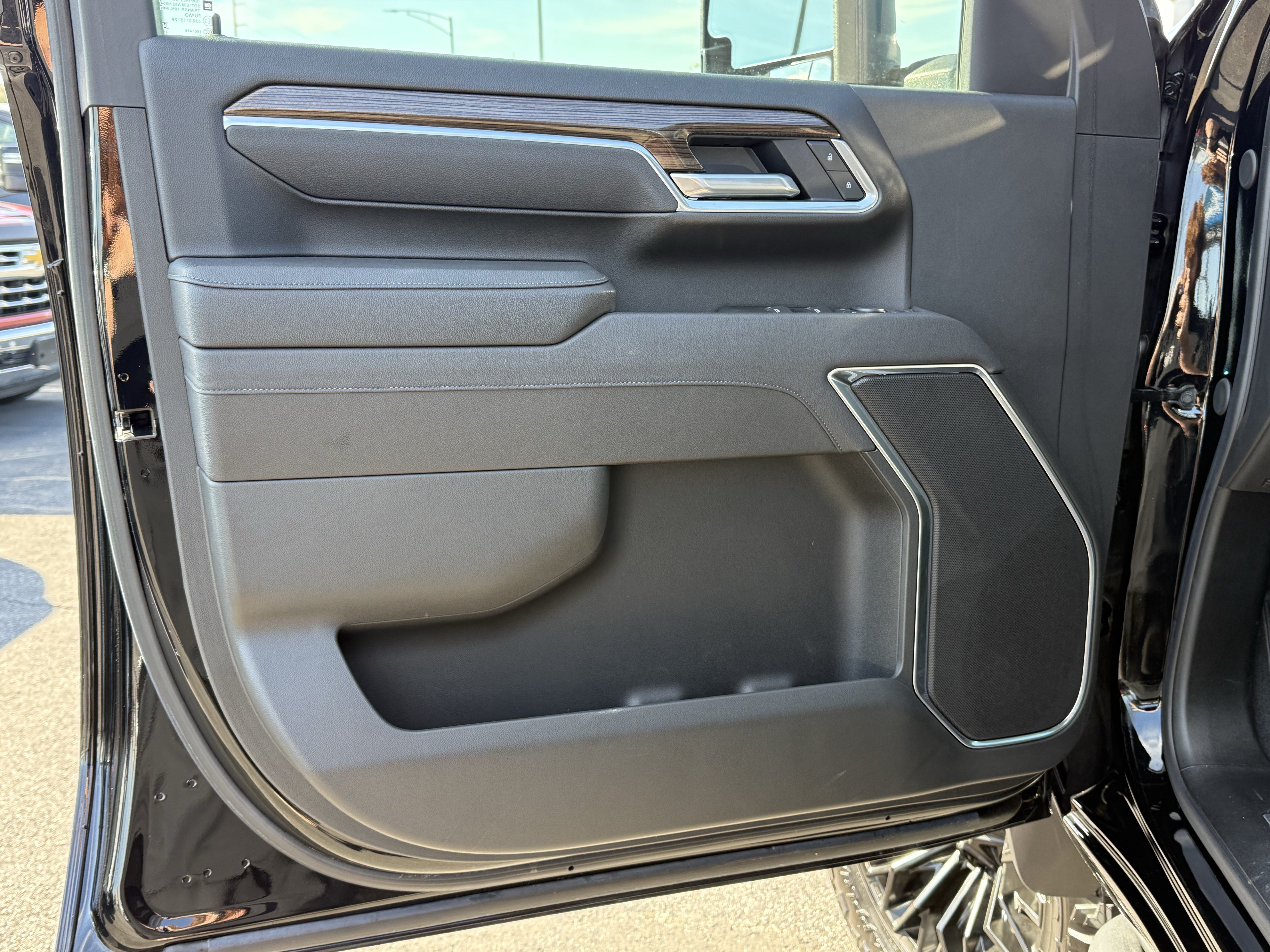 Used 2025 Chevrolet Silverado 2500 LT w/ All Star Edition AWD/4WD image 14