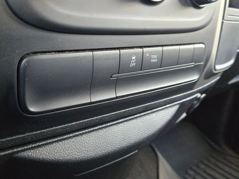 Used 2020 RAM 1500 Classic SLT image 25