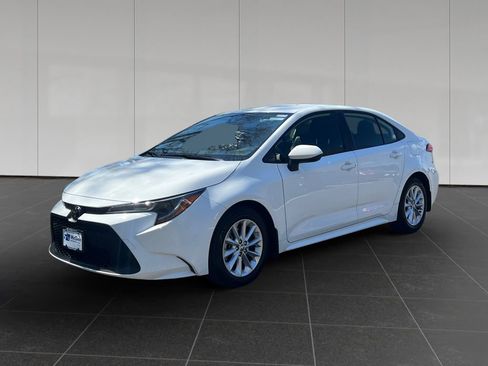 Used 2022 Toyota Corolla LE w/ LE Convenience Package image 1