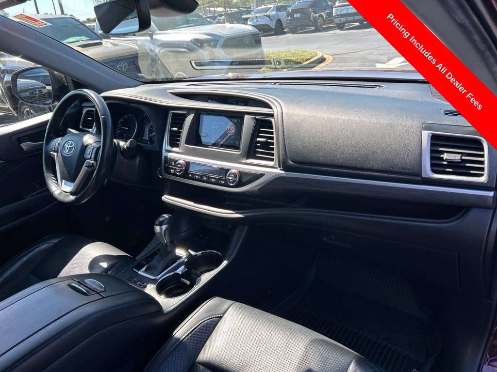 Used 2019 Toyota Highlander Limited FWD image 24