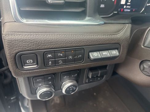 Used 2021 GMC Yukon Denali w/ Advanced Technology Package image 30