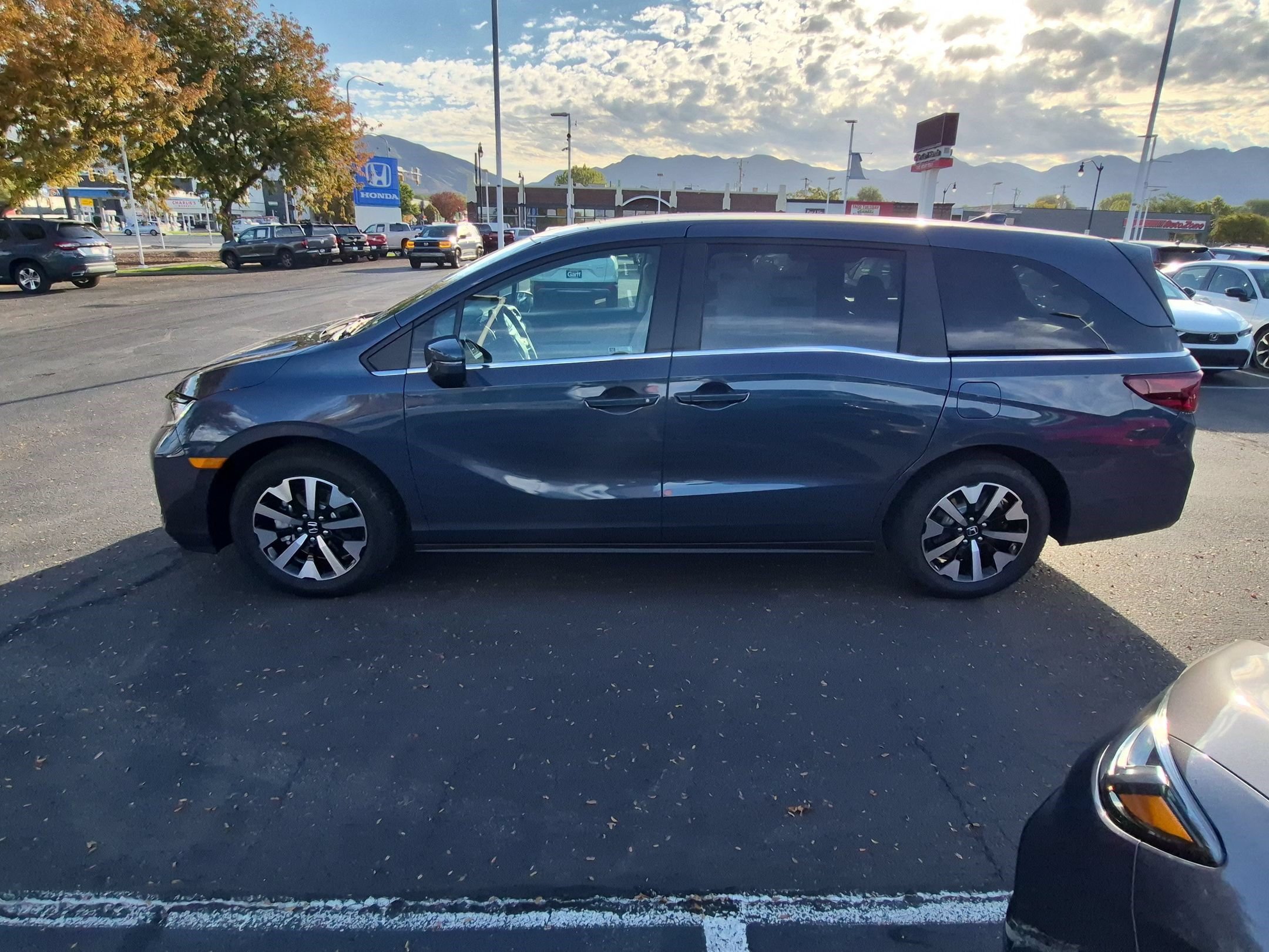 New 2027 Honda Odyssey EX-L image 9