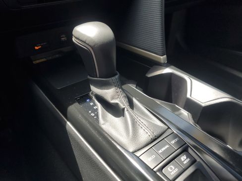 Certified 2025 Toyota Camry SE w/ Multimedia Upgrade Package image 30