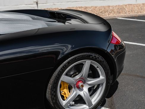 Used 2005 Porsche Carrera GT RWD image 4