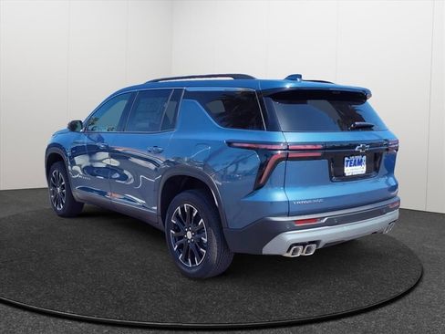 New 2026 Chevrolet Traverse LT w/ Sun and Wheel Package FWD image 4