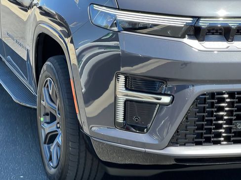 New 2026 Jeep Grand Wagoneer Limited AWD/4WD image 14