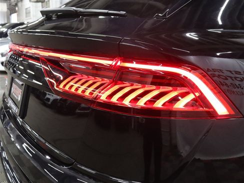 Used 2021 Audi SQ8 Premium Plus w/ SQ8 Black Optic Package AWD/4WD image 13