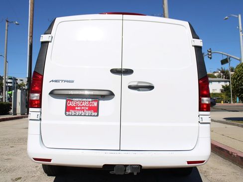 Used 2022 Mercedes-Benz Metris image 4