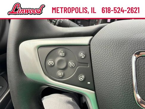 Used 2023 GMC Acadia SLT w/ Preferred Package FWD image 17