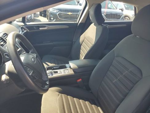 Used 2019 Ford Fusion SE FWD image 16