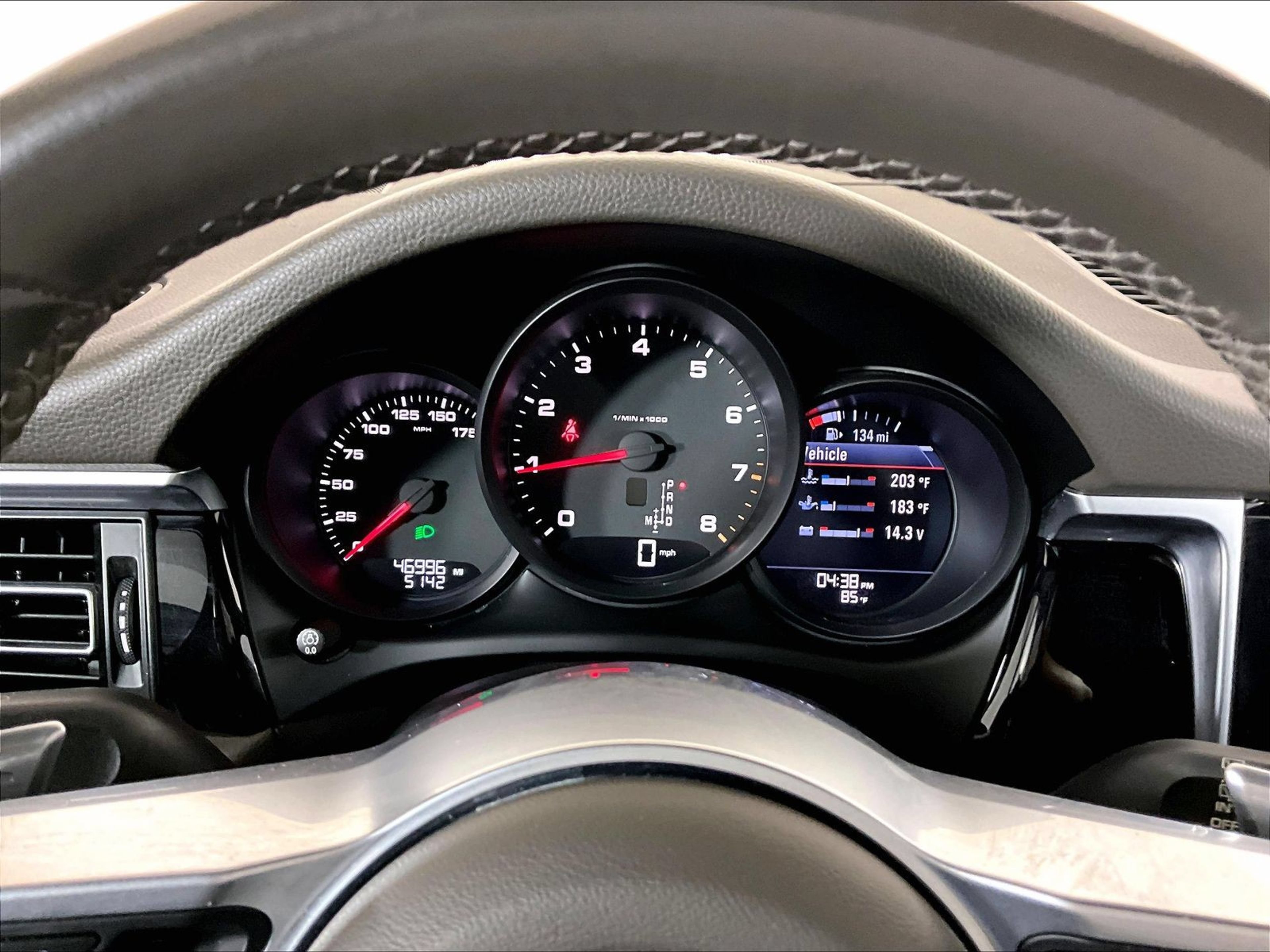 Certified 2020 Porsche Macan AWD/4WD image 11