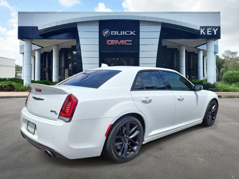 Used 2023 Chrysler 300 C RWD image 4