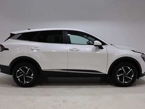 Used 2023 Kia Sportage LX AWD/4WD image 9