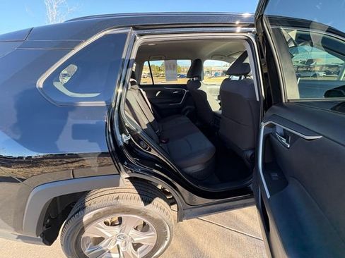 Used 2025 Toyota RAV4 XLE image 28