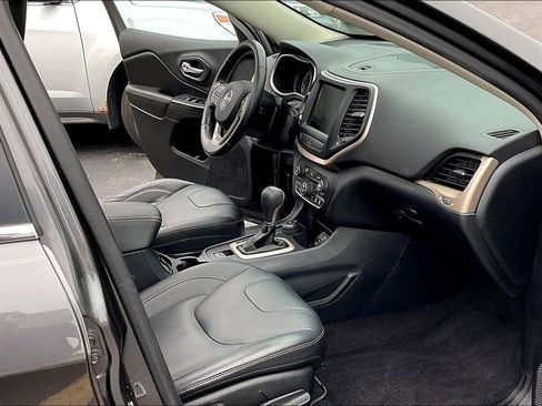Used 2016 Jeep Cherokee Limited AWD/4WD image 7