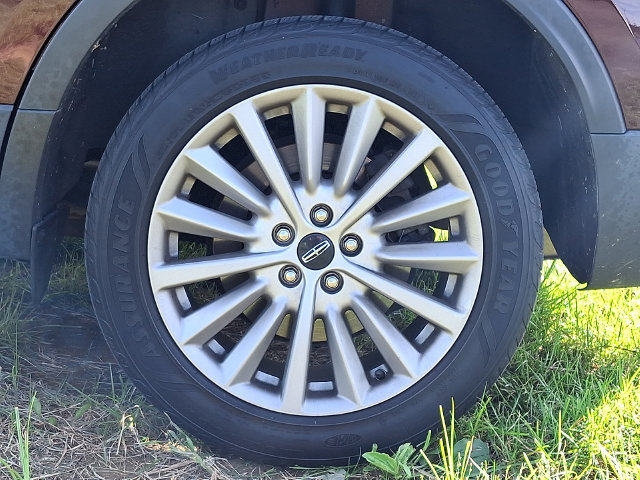 Used 2019 Lincoln MKC Premiere FWD image 4