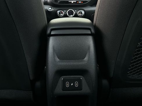 Used 2025 Hyundai Venue SEL image 12