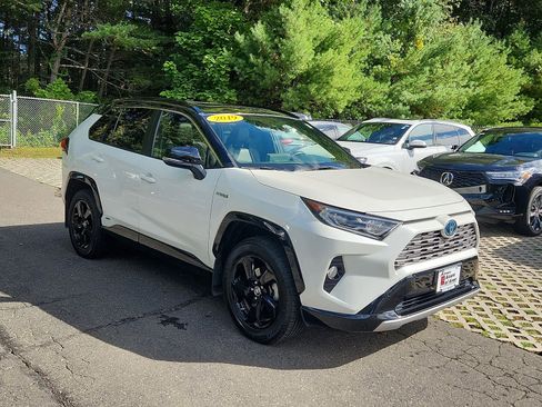 Used 2019 Toyota RAV4 XSE image 4