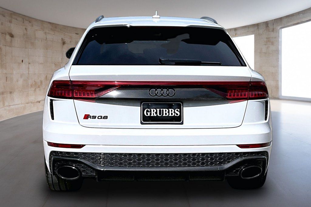 Used 2023 Audi RS Q8 AWD/4WD image 5