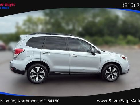Used 2017 Subaru Forester 2.5i Premium w/ Popular Package #2A AWD/4WD image 6