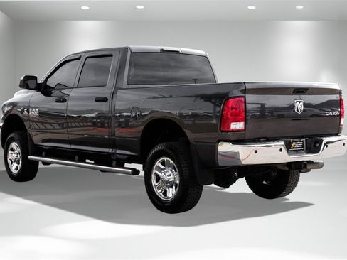 Used 2018 RAM 2500 Tradesman w/ Chrome Appearance Group image 8