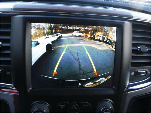 Used 2018 RAM 2500 Laramie w/ Convenience Group image 10