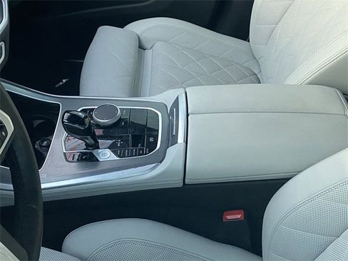 Used 2023 BMW X5 xDrive40i w/ M Sport Package image 6