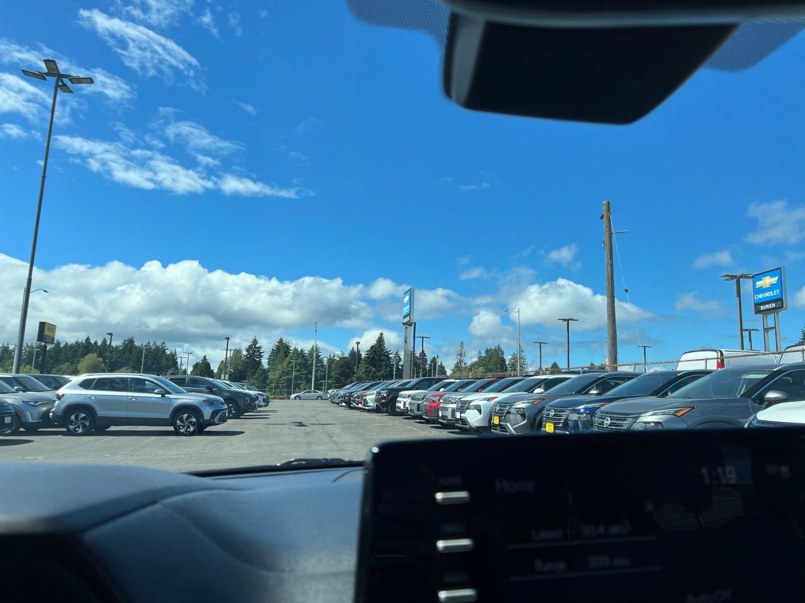 Used 2023 Toyota Sienna XLE FWD image 16