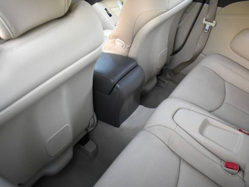 Used 2010 INFINITI G37 Convertible w/ Premium Pkg RWD image 33