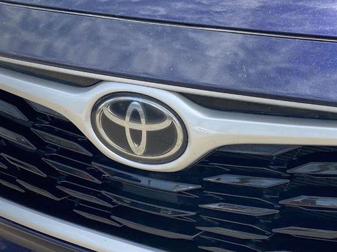 Used 2023 Toyota Highlander XLE FWD image 27