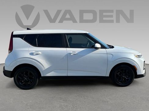 Used 2022 Kia Soul LX w/ Technology Package image 5