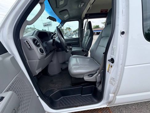 Used 2014 Ford E-350 and Econoline 350 Extended Super Duty w/ Power Group RWD image 39