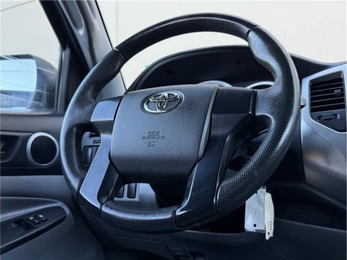 Used 2012 Toyota Tacoma 2WD Access Cab image 8