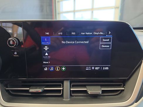 Used 2025 Chevrolet Trax LS w/ LS Convenience Package image 19