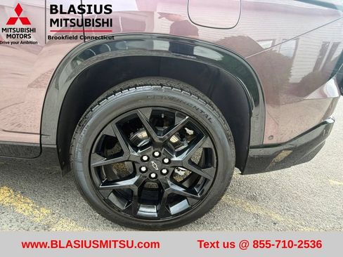 Used 2025 Chevrolet Traverse RS w/ LPO, Floor Liner Package AWD/4WD image 27