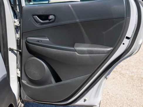Used 2023 Hyundai Kona SE FWD image 11