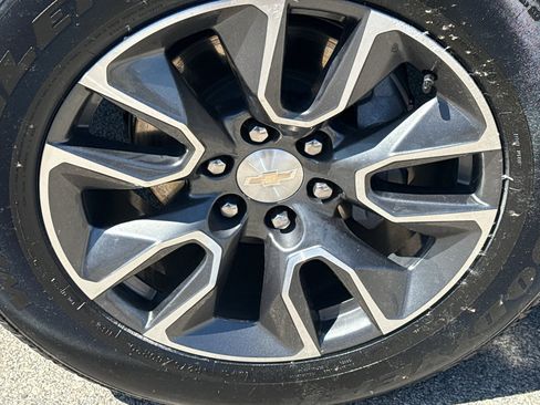 Certified 2022 Chevrolet Silverado 1500 LT AWD/4WD image 10