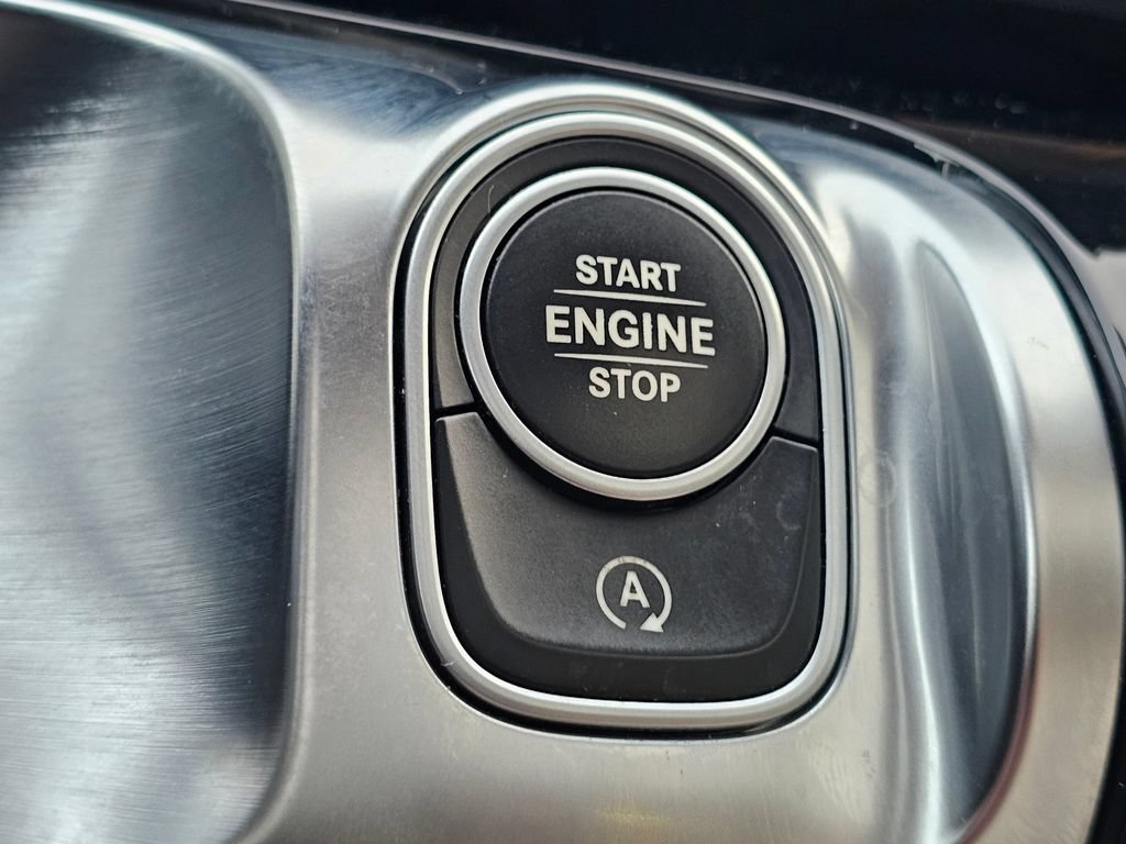 Used 2021 Mercedes-Benz GLB 250 4MATIC image 35
