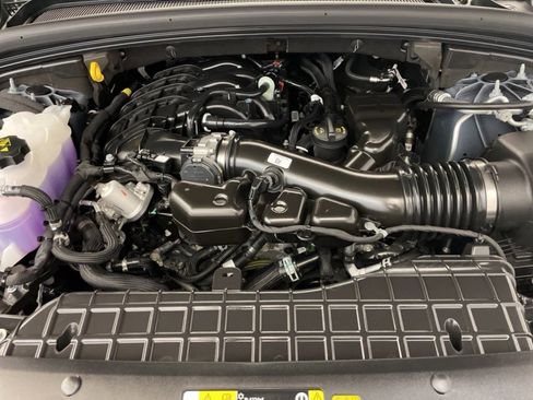 New 2025 Jeep Grand Cherokee Laredo X w/ Luxury Tech Group I image 17